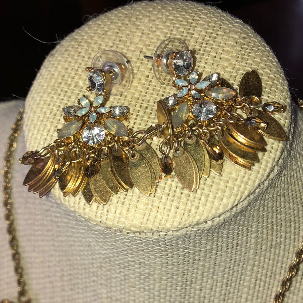 Loft necklace and earrings set like new - Picture 3 of 8